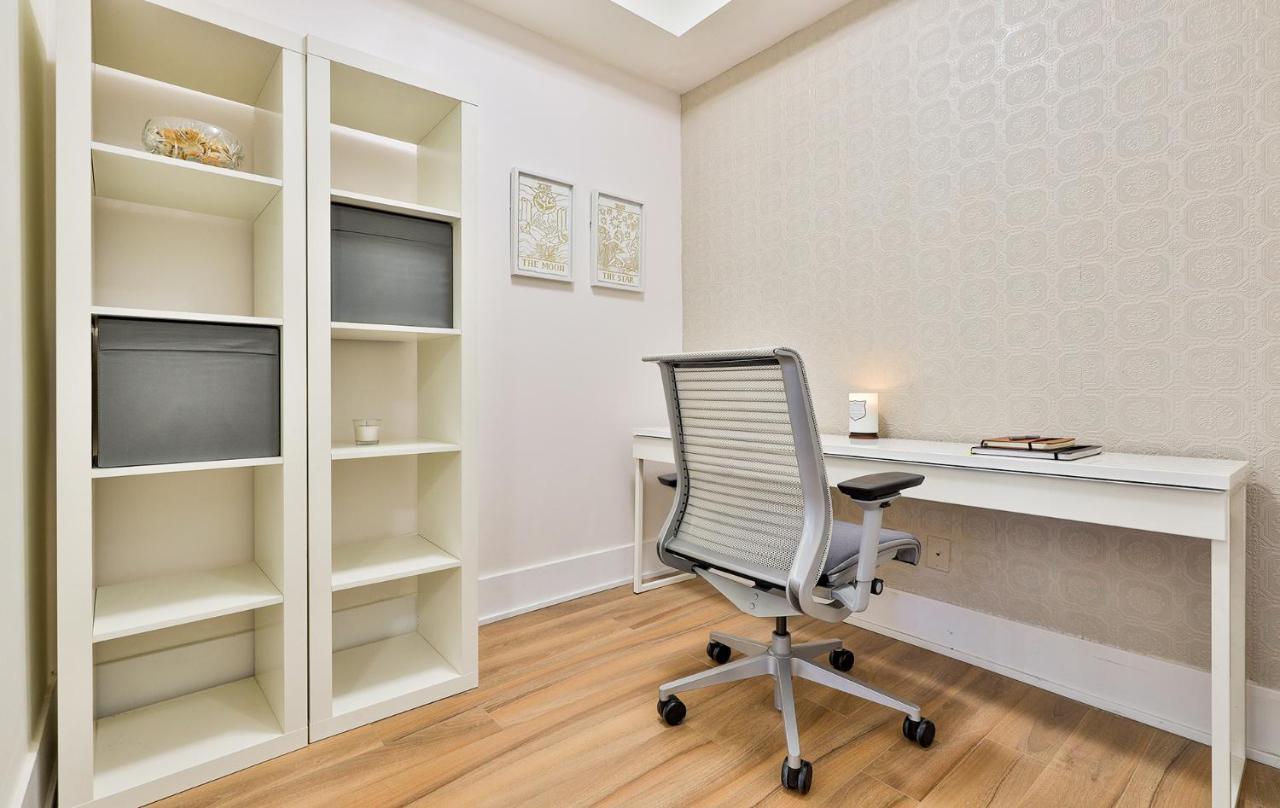 Luxury Condo Prime Location Toronto Bagian luar foto