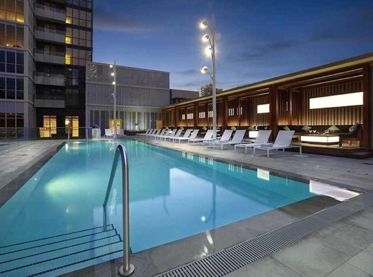 Luxury Condo Prime Location Toronto Bagian luar foto