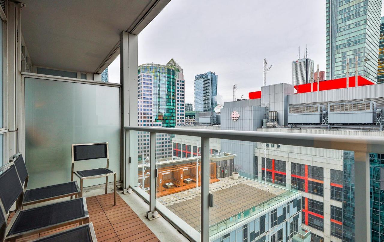 Luxury Condo Prime Location Toronto Bagian luar foto
