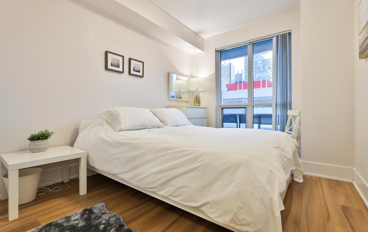 Luxury Condo Prime Location Toronto Bagian luar foto